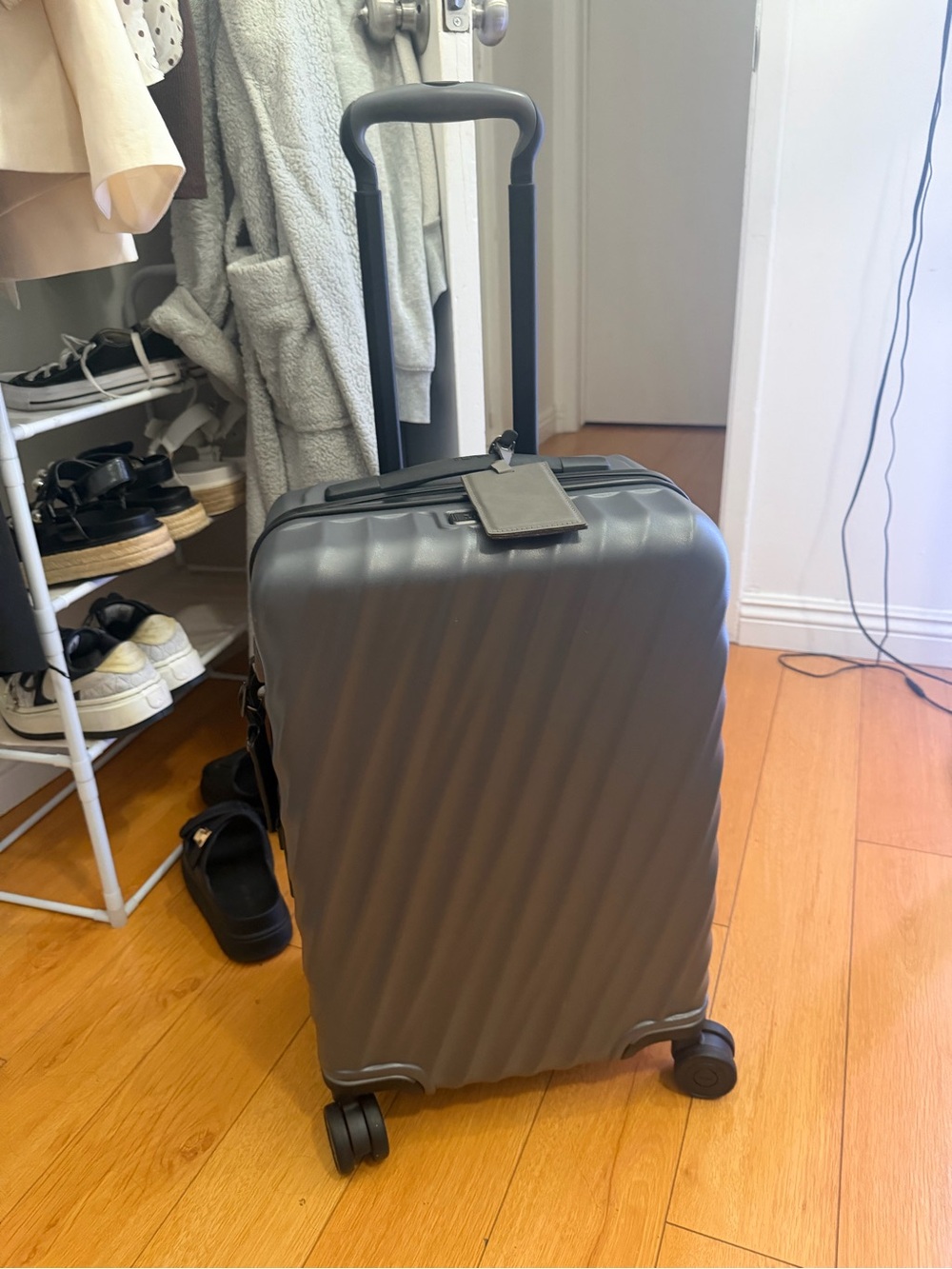 TumI Like new used 1 time sellingg ASAP - Picture 3 of 13